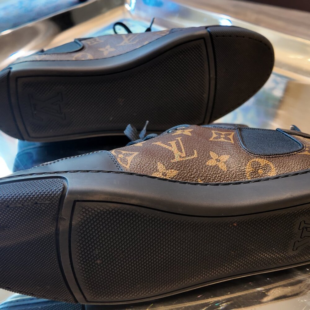 Louis Vuitton sneakers, Brown monogram, size 7.5 - Picture 4 of 6